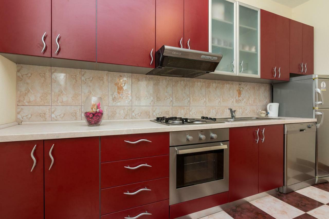 Apartman Mladenka Sukosan Bagian luar foto