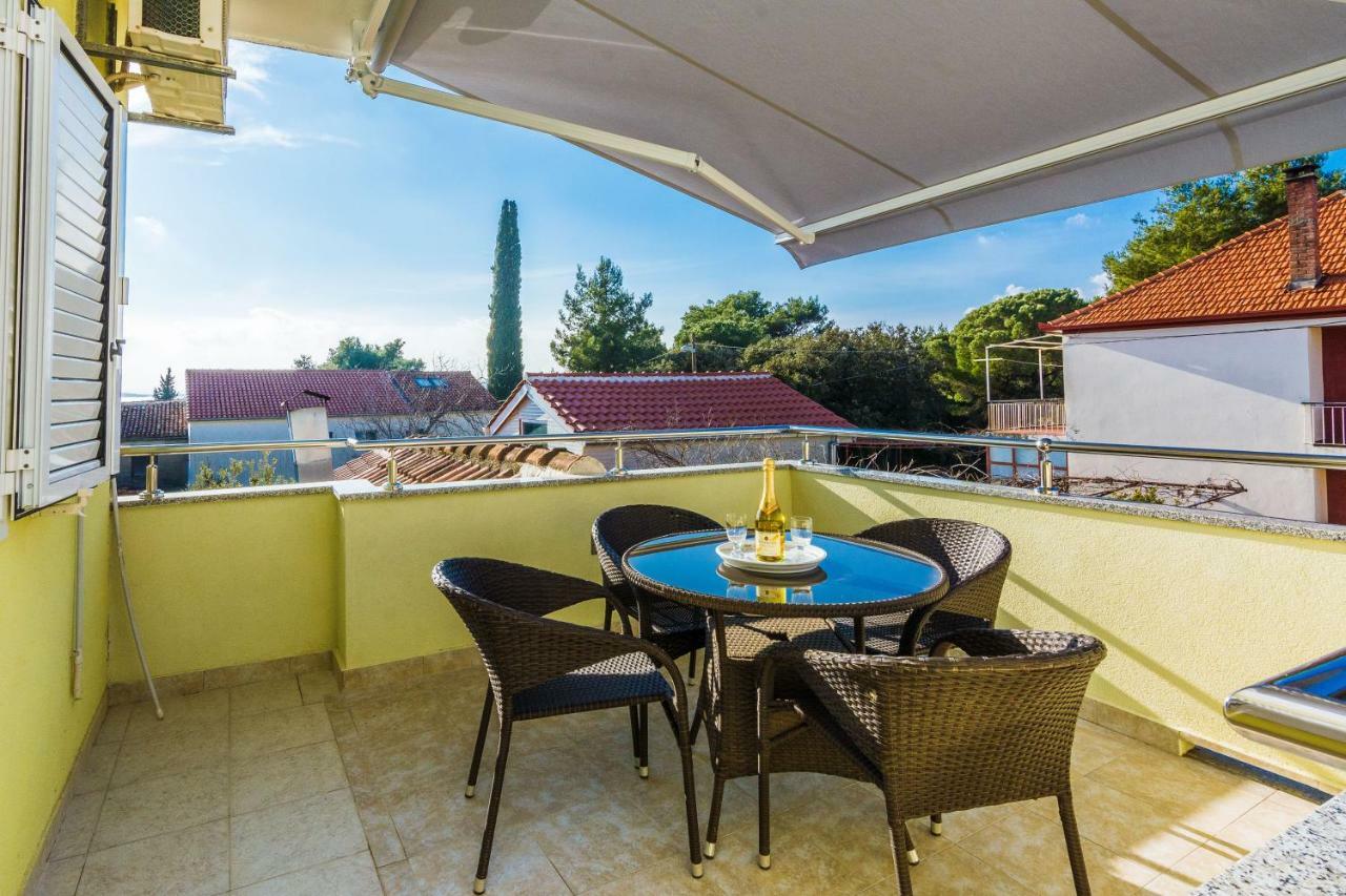 Apartman Mladenka Sukosan Bagian luar foto