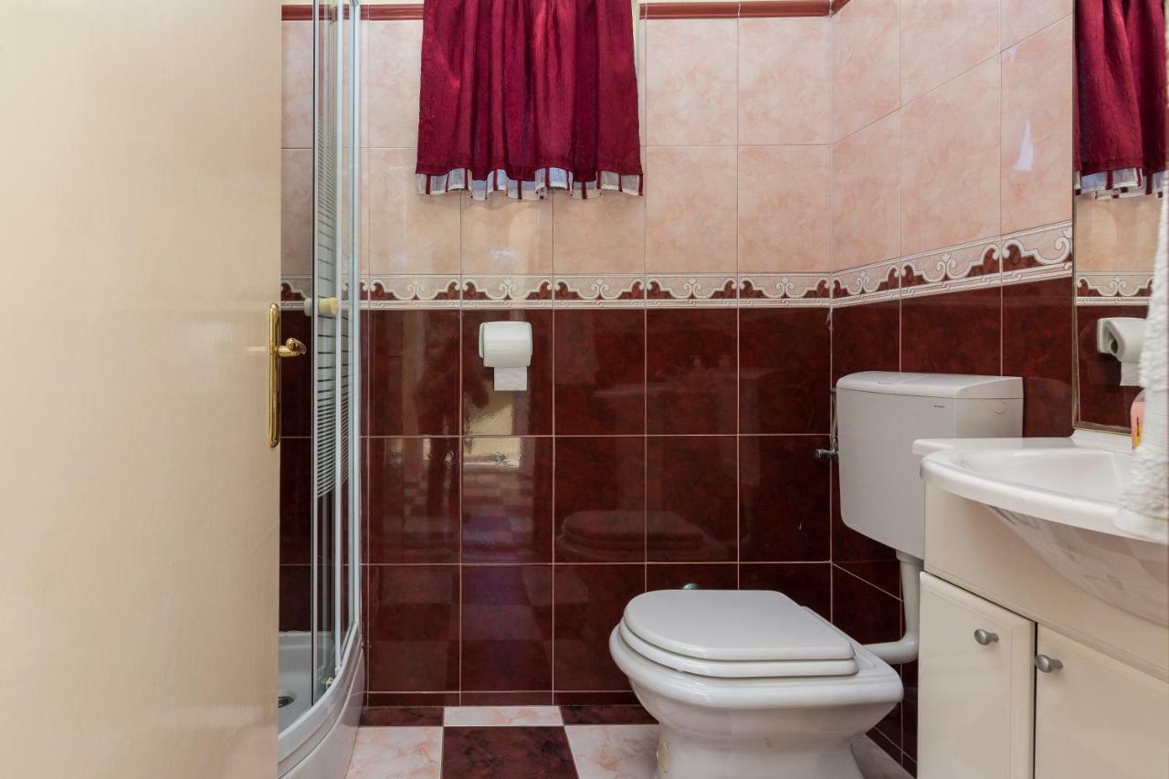 Apartman Mladenka Sukosan Bagian luar foto